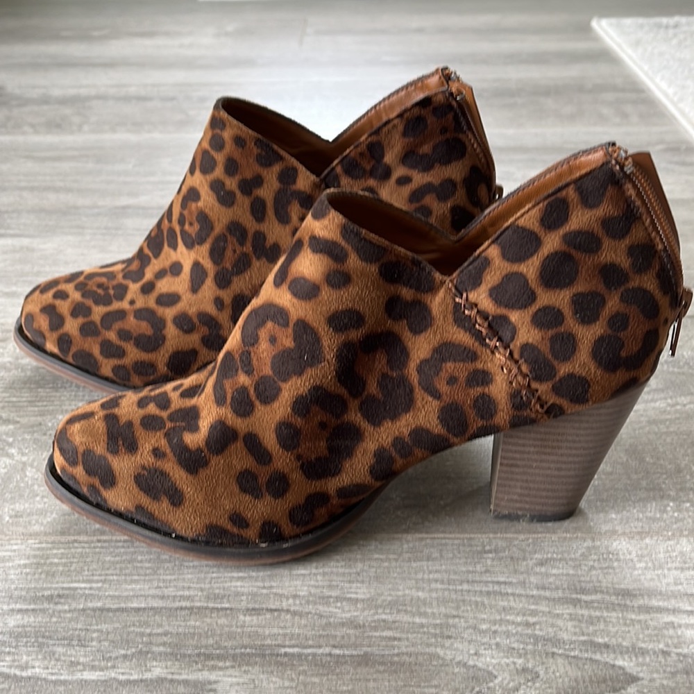 Mata Leopard Boots
